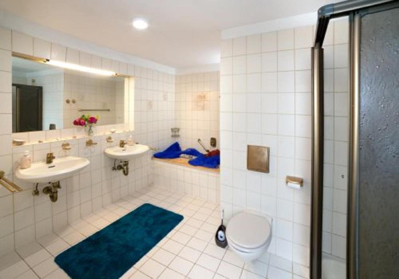 Апартаменты Haus Haas Zimmer&Fewo Лауда-Кёнигсхофен Экстерьер фото